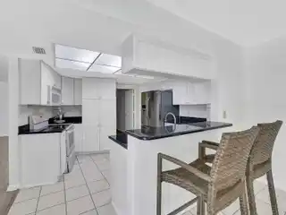 Florida Waterfront Comfort with Screened Lanai