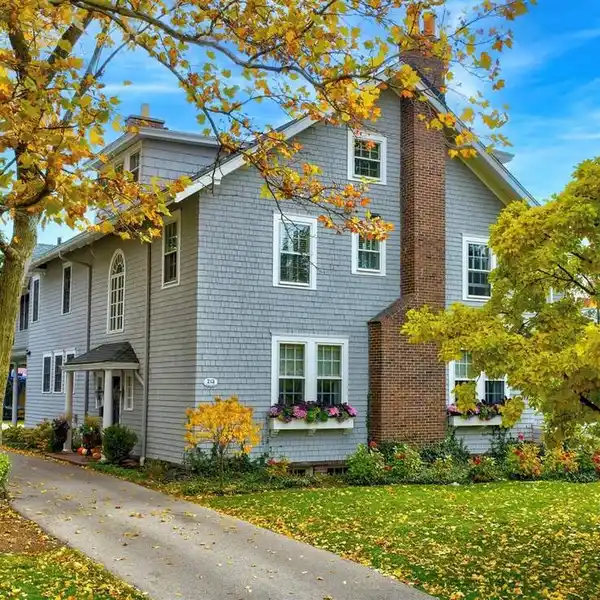 TIMELESS COASTAL ELEGANCE WITH MODERN ARCHITECTURAL FLAIR