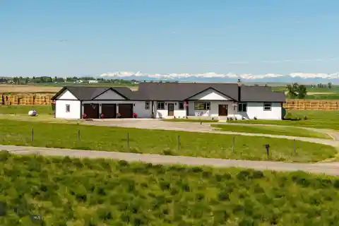 Montana Elegance Meets Country Tranquility