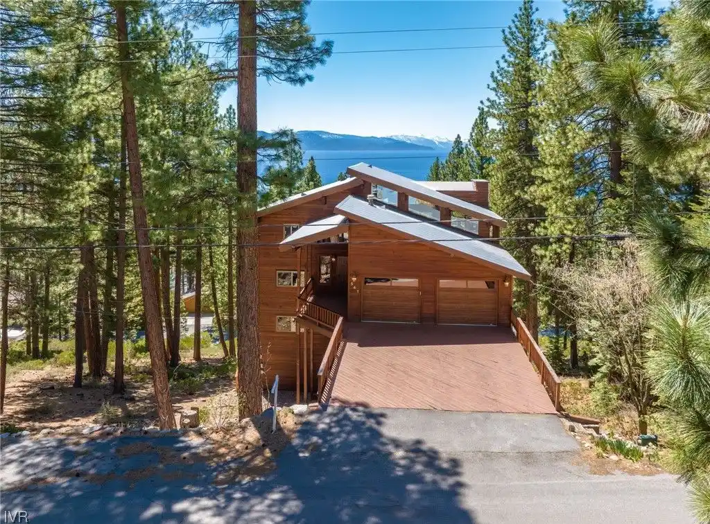 Peaceful Setting in Coveted Ponderosa