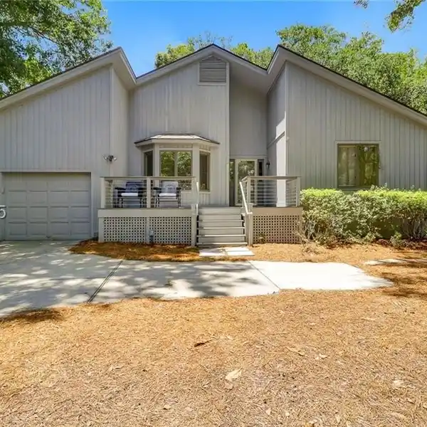 BEAUTIFULLY RENOVATED HOME LOCATED IN SEA PINES RESORT