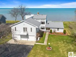 Contemporary Lake Erie Home in Shore Acres