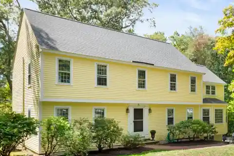 Beautifully Maintained Colonial Home