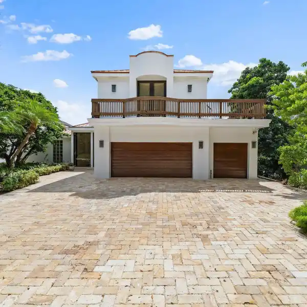 180 INTRACOASTAL VIEWS ESTATE WITH PRIVATE DOCK