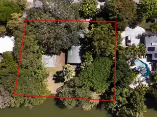 Spacious Lot in the Heart of Pinecrest
