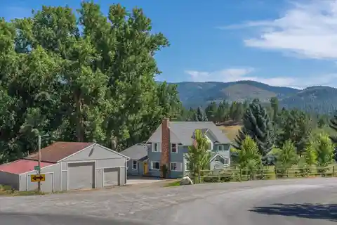 Incredible Modern Farmhouse Homestead