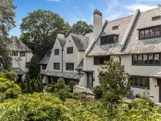 Architecturally Beautiful Townhouse