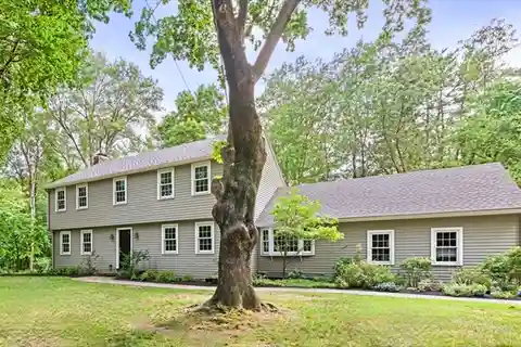 Move-In Ready Colonial in Top School District