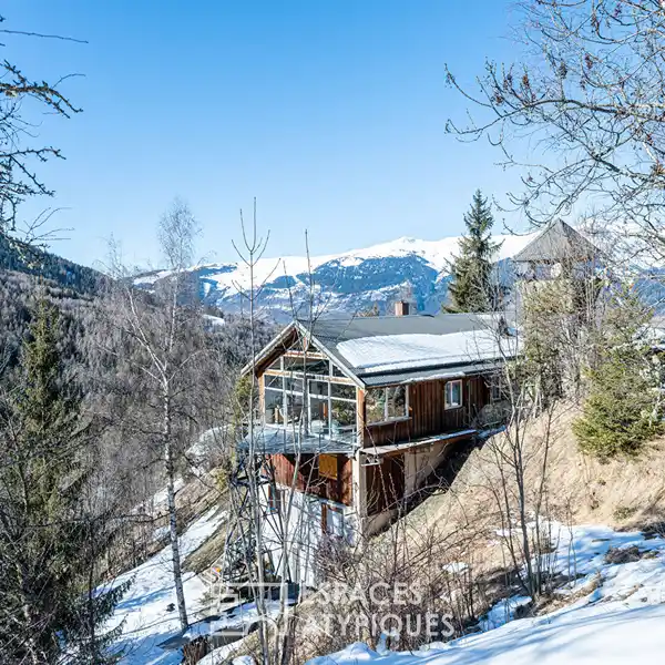 SECLUDED CHALET WITH SPECTACULAR ALPINE SETTING