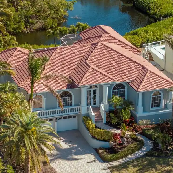 EXQUISITE HOME ON A SCENIC LAGOON