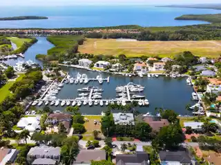 Boater’s Dream Home in Prestigious Kings Bay