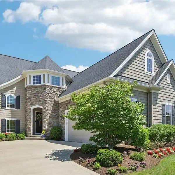 OUTSTANDING CUSTOM HOME IN ACACIA ESTATES