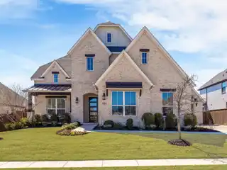 Luxurious Living in Award-winning Mustang Lakes