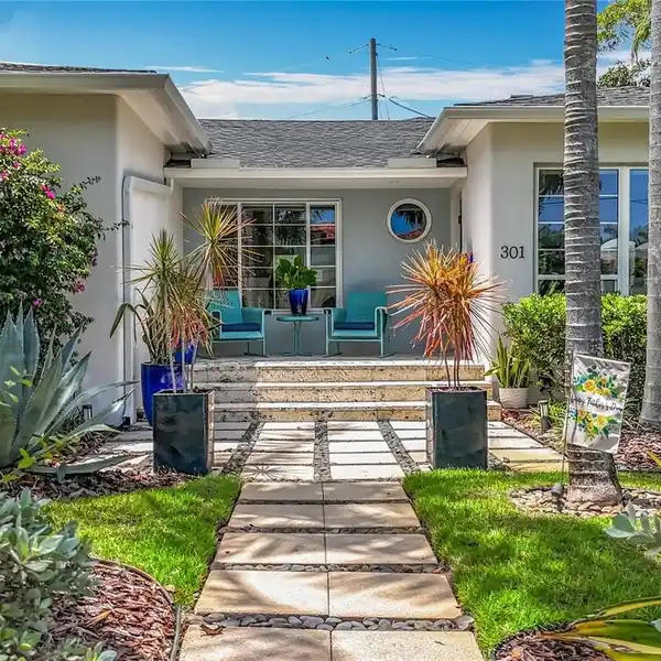 IMMACULATE LIGHT-FILLED MID-CENTURY MODERN HOME