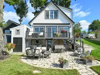 Lakefront Living at Its Finest