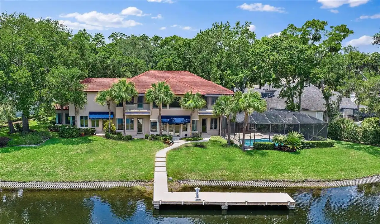 Beautiful Mediterranean Villa on the Yacht Basin