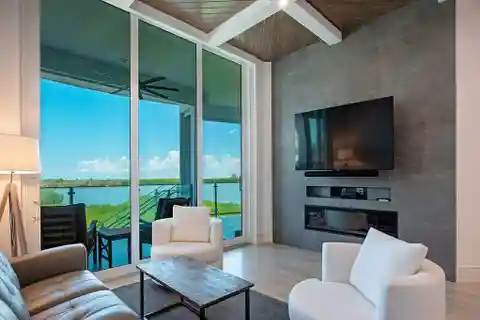 Meticulously Designed and Maintained Sky Residence