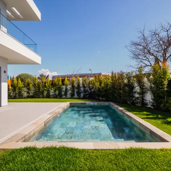 THREE-FLOOR MODERN VILLA
