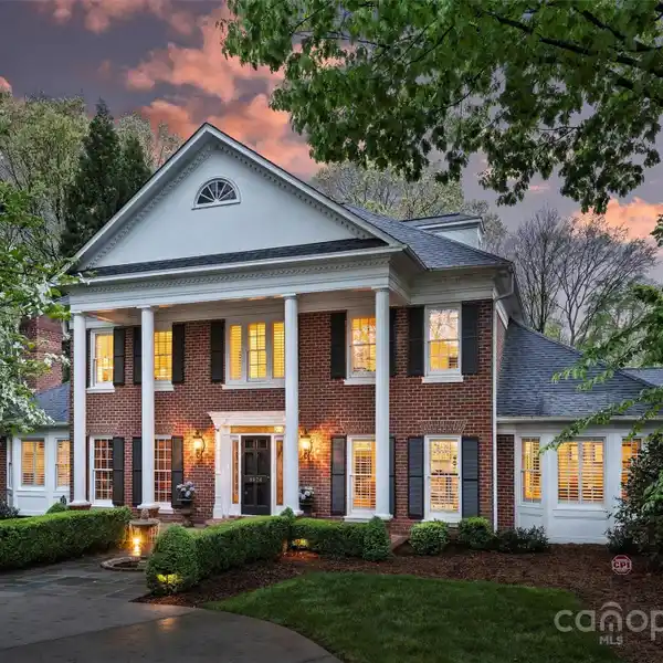 INCREDIBLE PROPERTY IN QUAIL HOLLOW