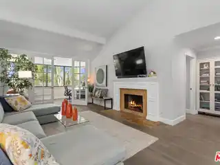 Stunning Top-Floor Marina View Condo