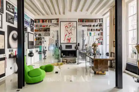 Elegant Meticulously Renovated Apartment