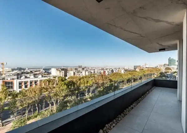 LUXURY FULL-FLOOR APARTMENT – GREEN POINT