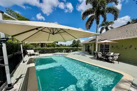 Updated Home in Golf Cottages of Wyndemere