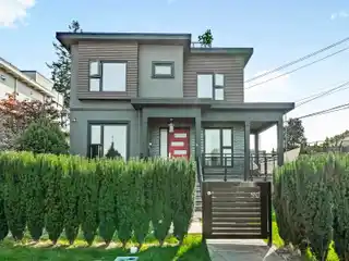 Stunning Contemporary Home Offering Spectacular Views