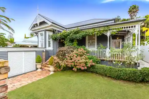 Breathtaking Contemporary Sophistication