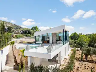 Fantastic Modern Villa with Panoramic Views