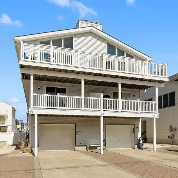 STUNNING OCEAN VIEWS WITH SPACIOUS DECK