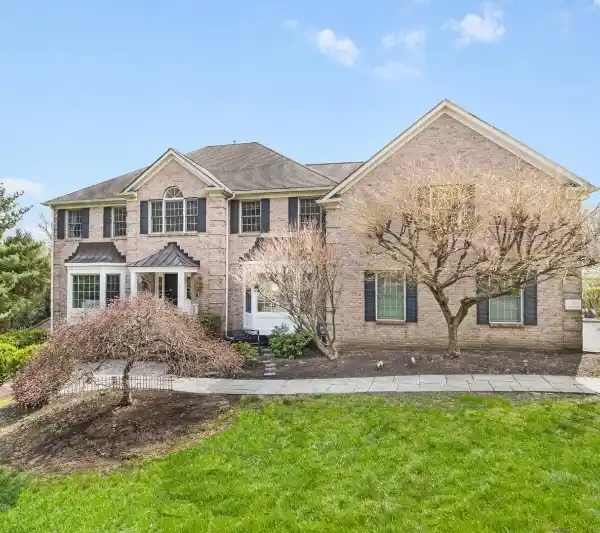 TIMELESS ELEGANCE IN THIS BREATHTAKING CUSTOM COLONIAL