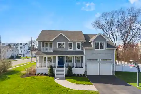 Perfect Home One Block to Beach Access