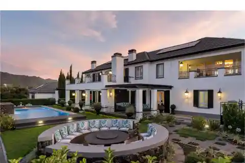 Remarkable Residence with Mountain Views