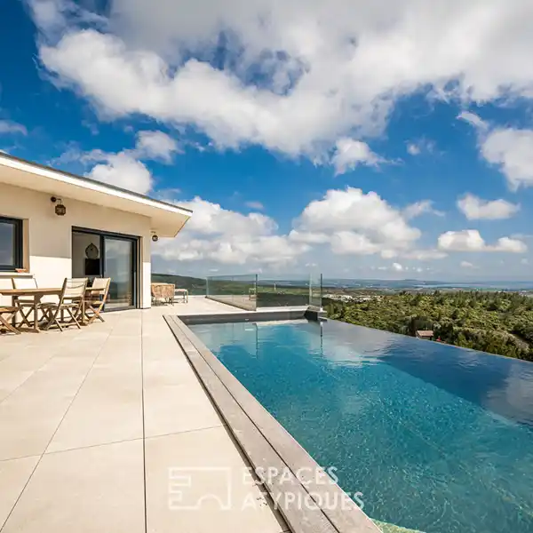 EXCEPTIONAL ARCHITECT-DESIGNED VILLA WITH BREATHTAKING VIEWS AND INFINITY POOL