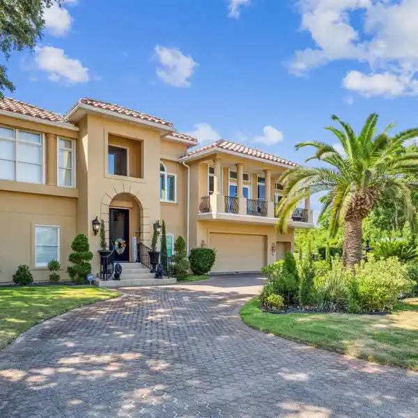 COASTAL ELEGANCE OVERLOOKING SANTA ROSA SOUND