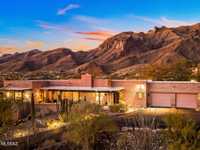 STUNNING HILLTOP RETREAT