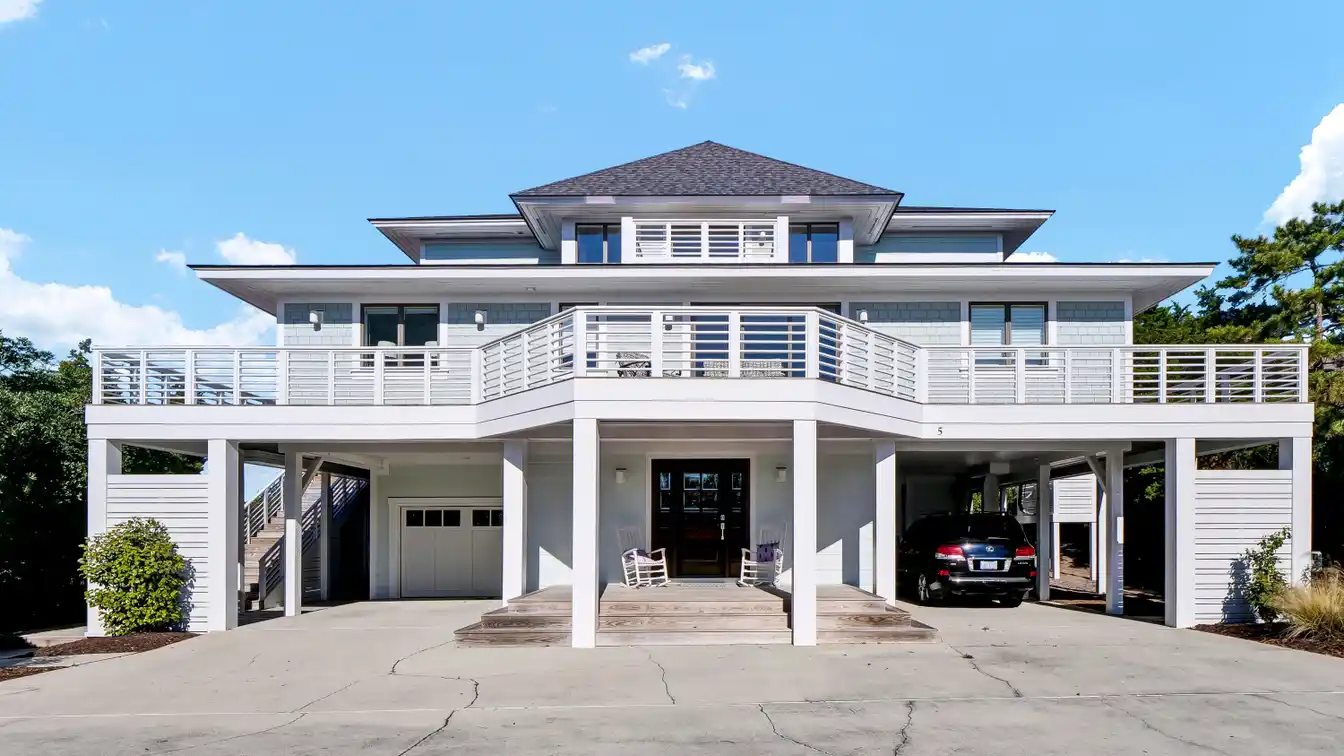 Spectacular Home Tailored for Luxury and Comfort
