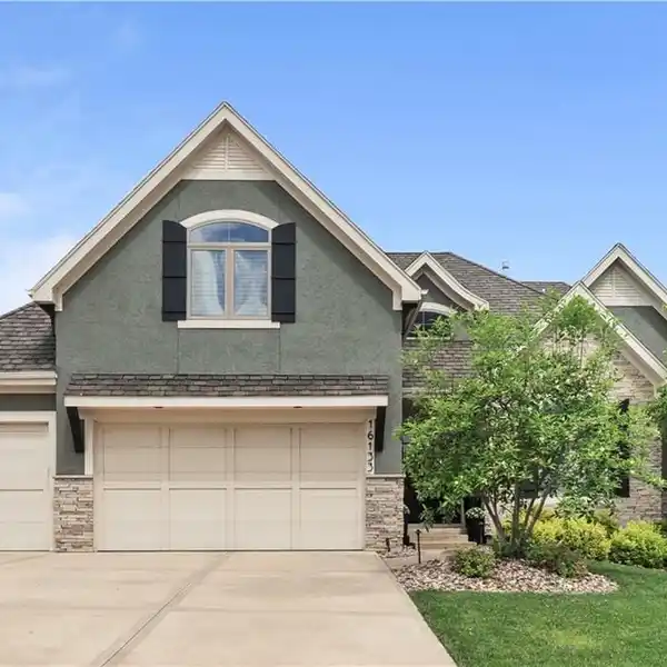 THOUGHTFULLY DESIGNED LUXURY HOME IN MILLS FARM