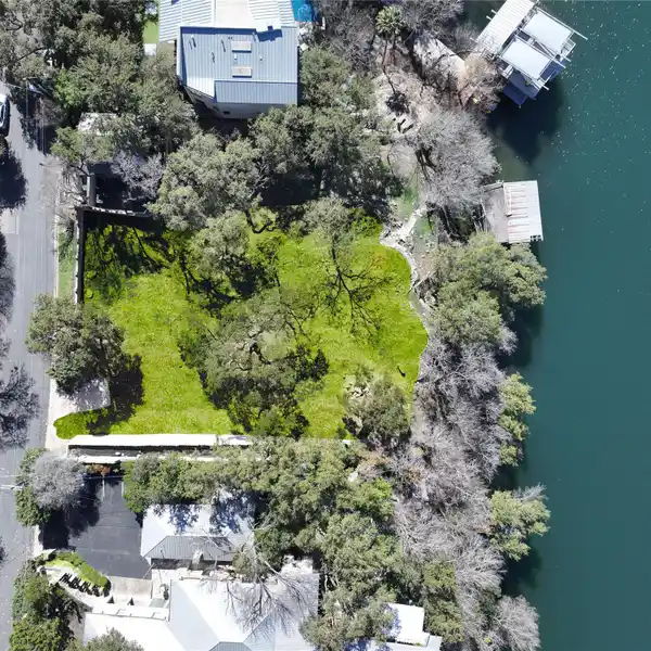 EXCEPTIONAL PROPERTY ON LAKE AUSTIN