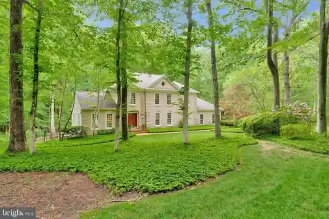 Exceptional Home in Canterberry Estates