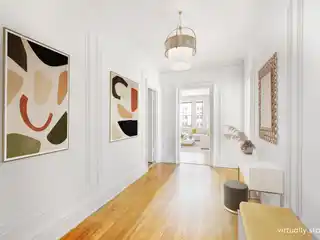 Sun-Filled Home with a Highly Flexible Layout