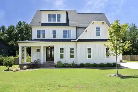 Modern Elegance Meets Luxury Living