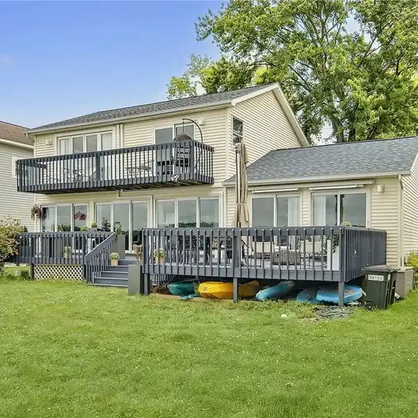 DESIGNER-REMODELED LAKESIDE GEM