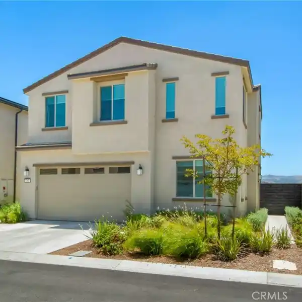 BEAUTIFULLY UPGRADED HOME IN EVOLVE AT RIENDA