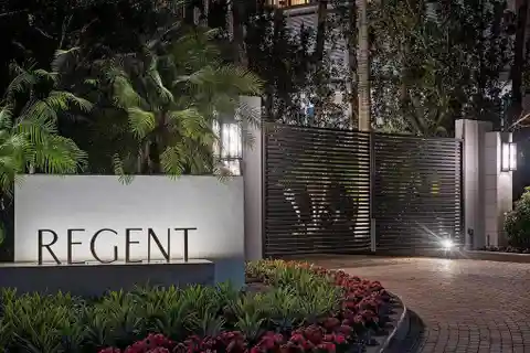 Gulf-Front Penthouse at the Regent