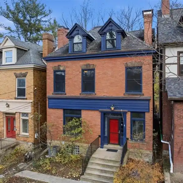 STUNNING VICTORIAN HOME WITH MODERN COMFORTS