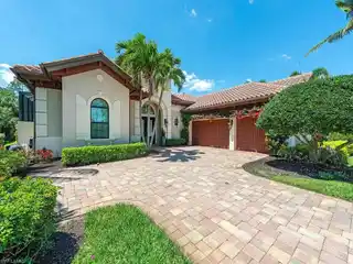 Exquisite Courtyard Home at Lely Resort