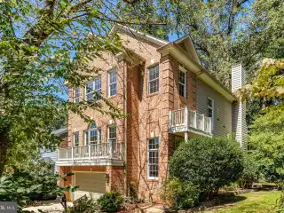 Charming Home in Sought-After Kings Manor