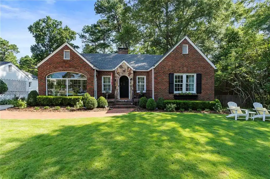 Beautifully Updated Cottage in Springlake